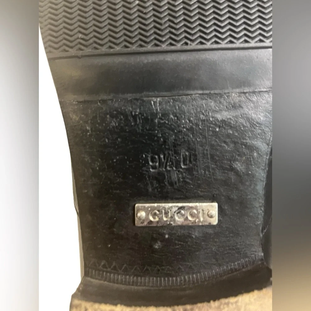 Gucci medallion leather